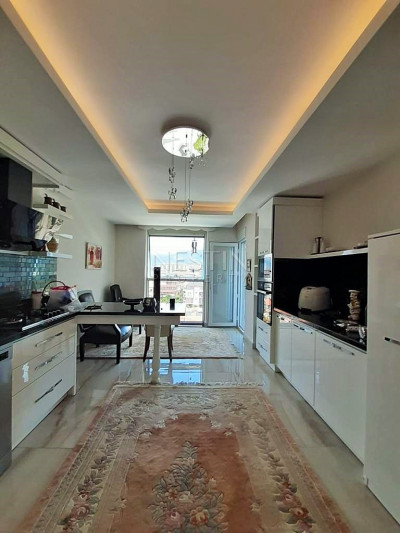 Просторный пентхаус 5+1 с видом на море в районе Кестель фото 8