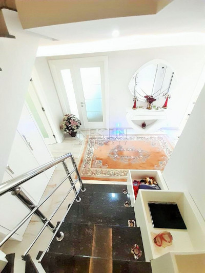 Просторный пентхаус 5+1 с видом на море в районе Кестель фото 11