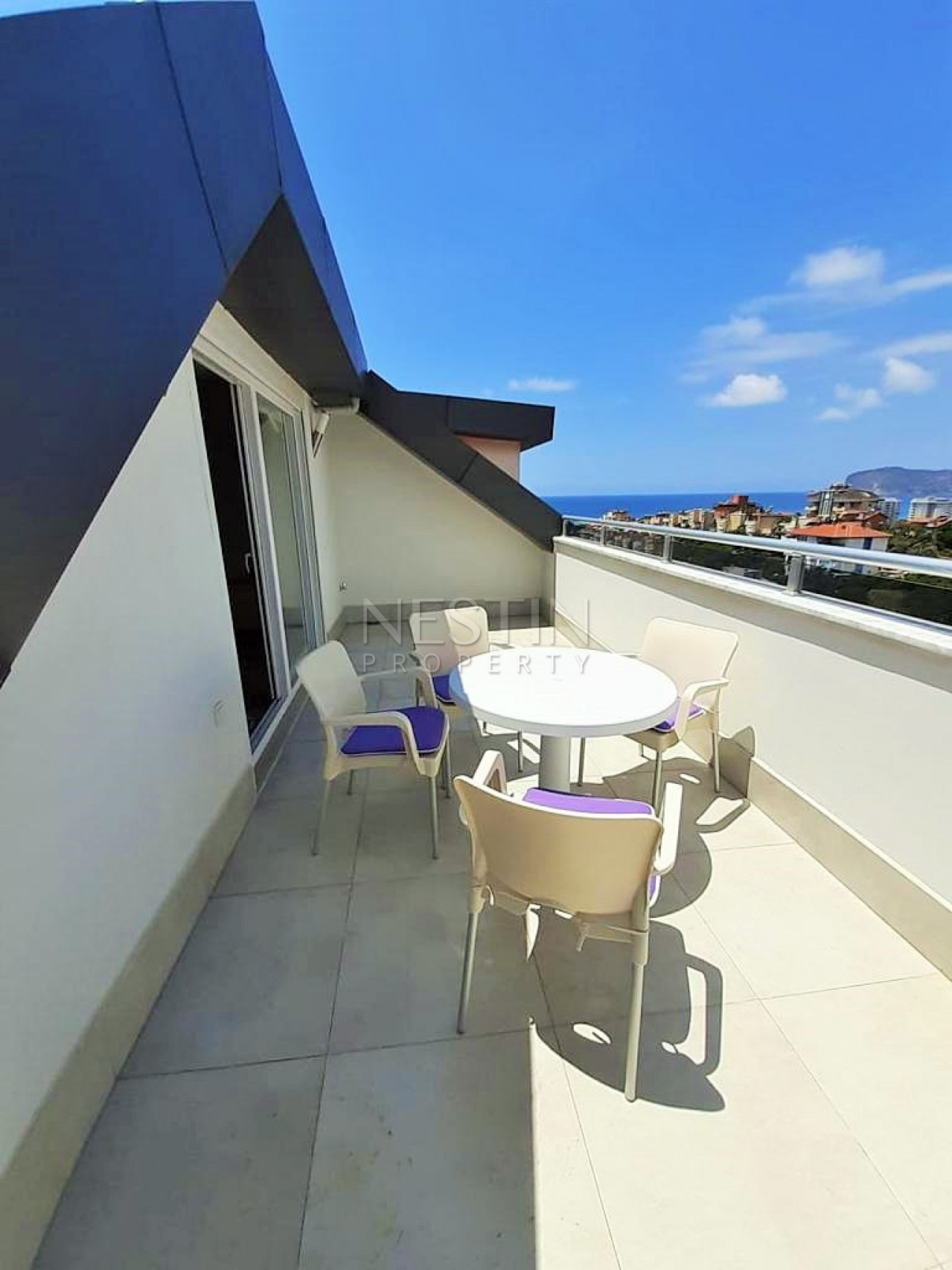 Просторный пентхаус 5+1 с видом на море в районе Кестель фото 17