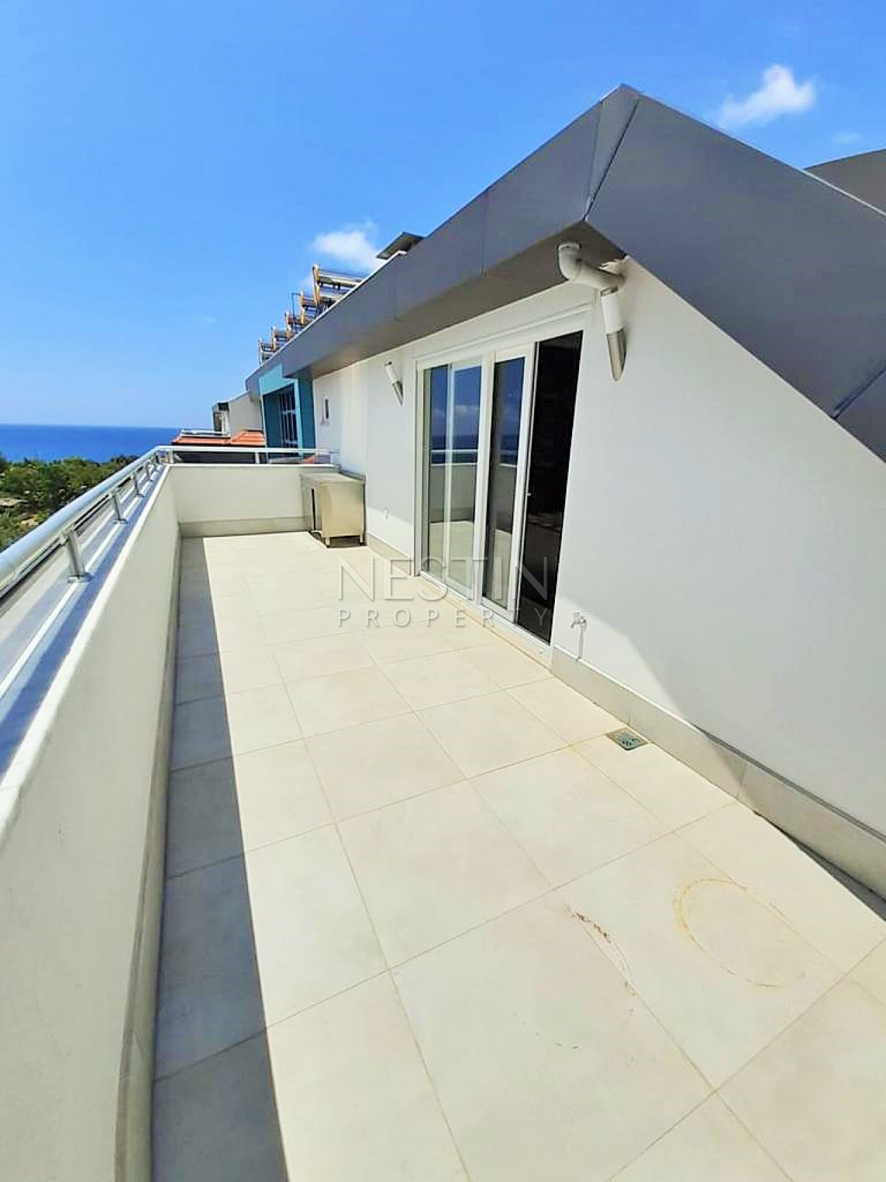 Просторный пентхаус 5+1 с видом на море в районе Кестель фото 30