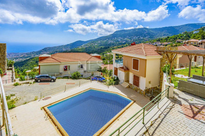 Вилла 3+1 в районе Бекташ с красивым видом на море и крепость Алании фото 5