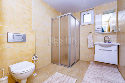 Вилла 3+1 в районе Бекташ с красивым видом на море и крепость Алании фото 21