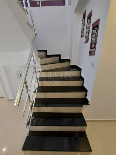 Квартира пентхаус 2+1 в районе Кестель с красивым видом фото 12