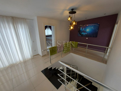 Квартира пентхаус 2+1 в районе Кестель с красивым видом фото 13