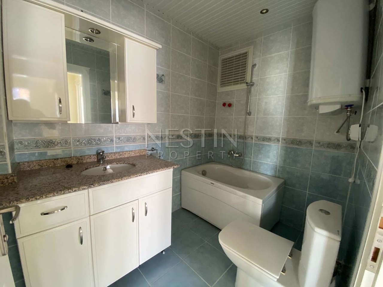 Большая квартира 2+1 в районе Махмтулар с видом на горы и море фото 23