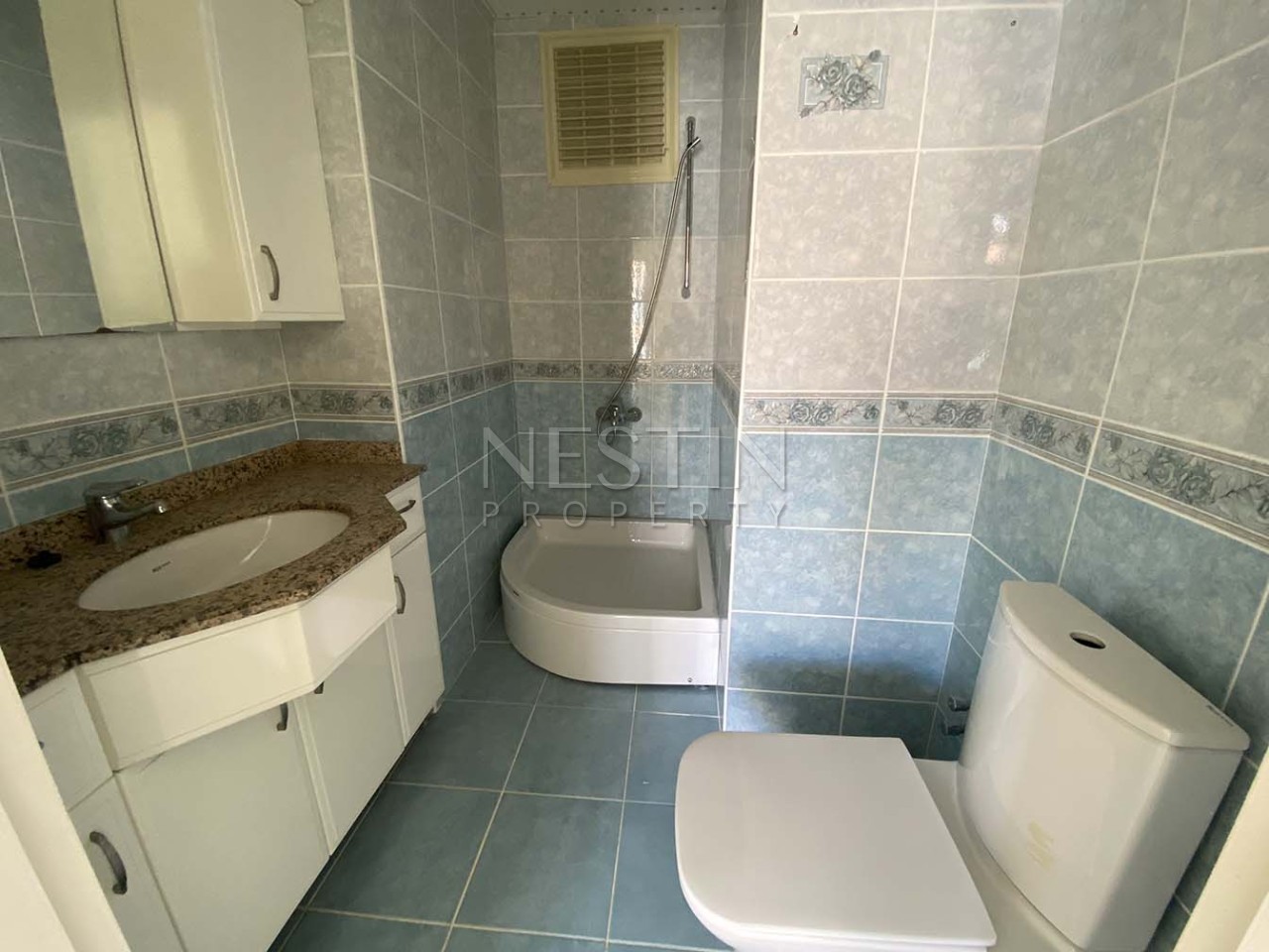 Большая квартира 2+1 в районе Махмтулар с видом на горы и море фото 24