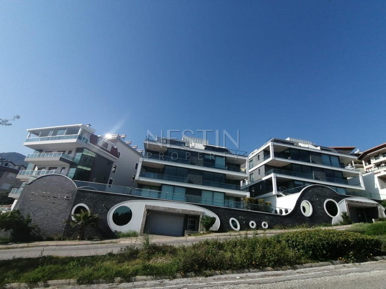 Большая квартира 2+1 в районе Хасбахче города Аланья с красивым видом фото 2