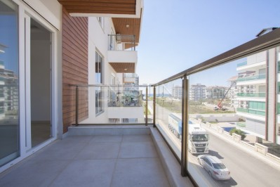 Квартира 1+1 в комплексе района Кестель с видом на море и горы фото 15