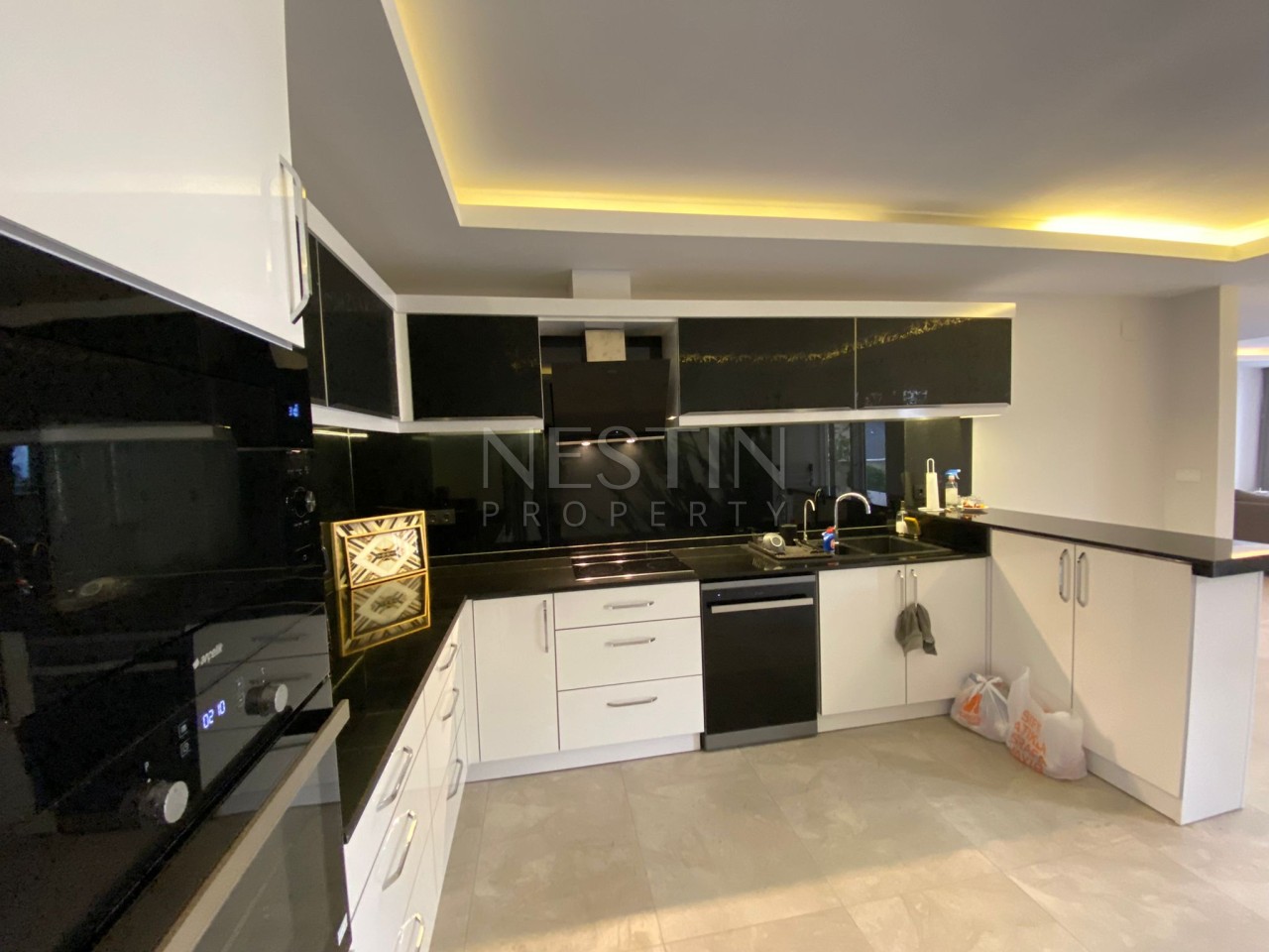 Шикарный пентхаус 3+1 с видом на море и частным бассейном в районе Каргыджак фото 2