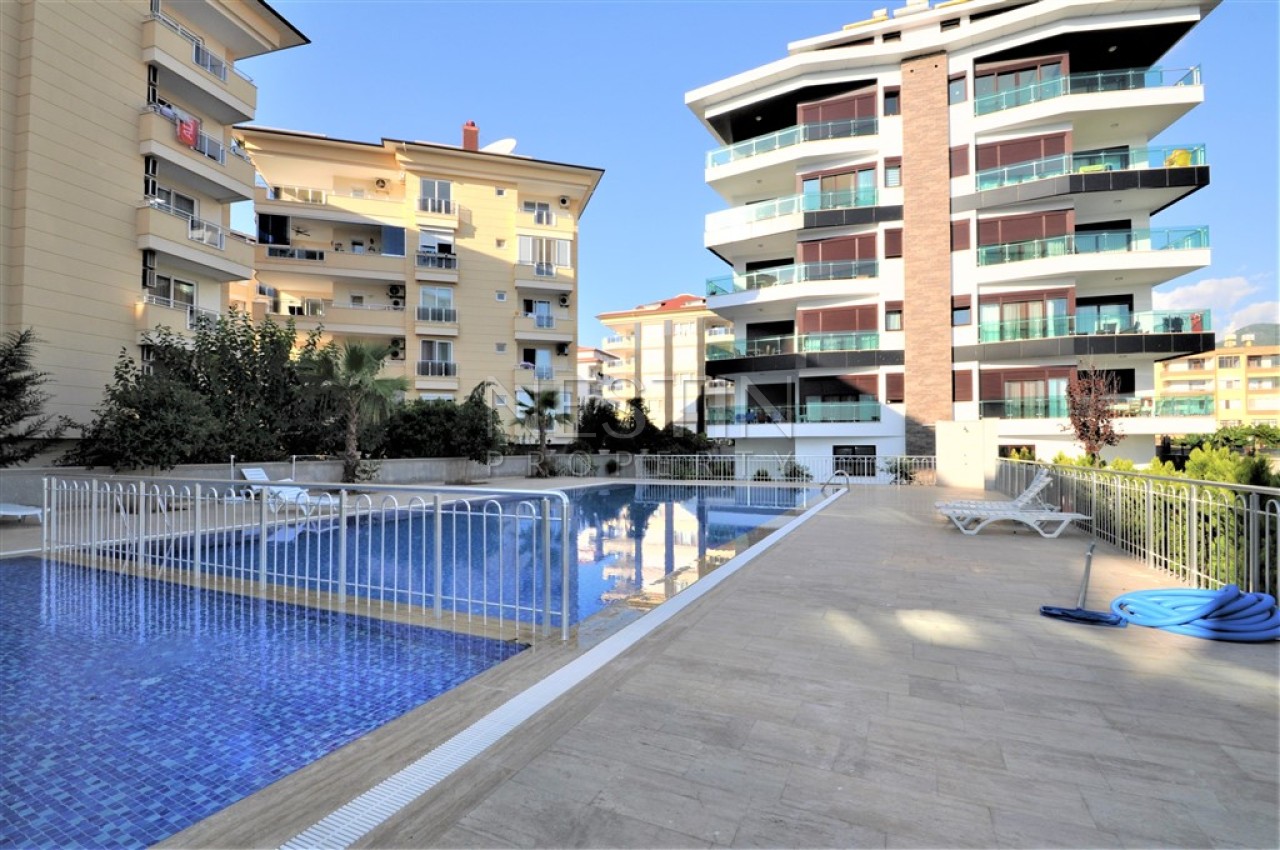 Просторный пентхаус 5+1 в районе Кестель с видом на море и горы фото 6