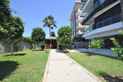 Просторный пентхаус 5+1 в районе Кестель с видом на море и горы фото 9