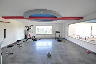 Просторный пентхаус 5+1 в районе Кестель с видом на море и горы фото 15