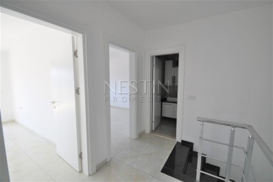 Просторный пентхаус 5+1 в районе Кестель с видом на море и горы фото 26