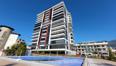 Большая квартира 2+1 с отдельной кухней в хорошем комплексе районе Махмутлар фото 1