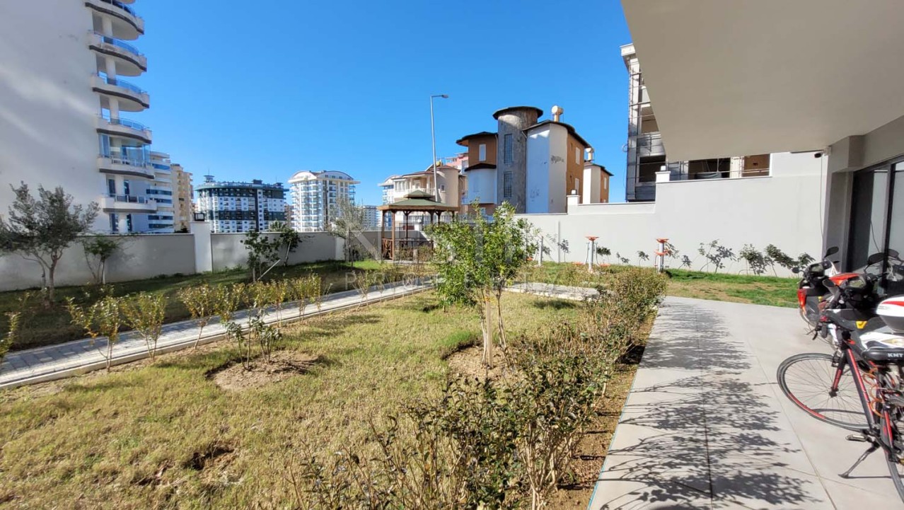 Большая квартира 2+1 с отдельной кухней в хорошем комплексе районе Махмутлар фото 3