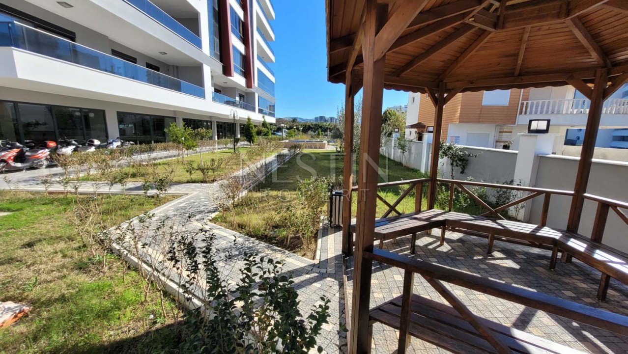 Большая квартира 2+1 с отдельной кухней в хорошем комплексе районе Махмутлар фото 5