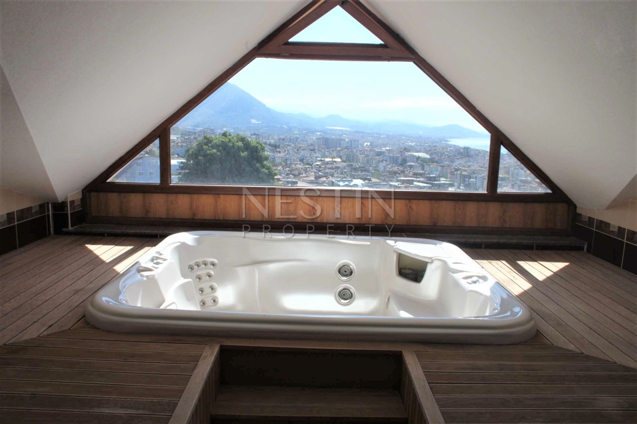 Пентхаус 4+1 в центре города Аланья с шикарным видом на море и горы фото 18