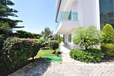 Квартира 2+1 в комплексе района Кестель с видом на море фото 3