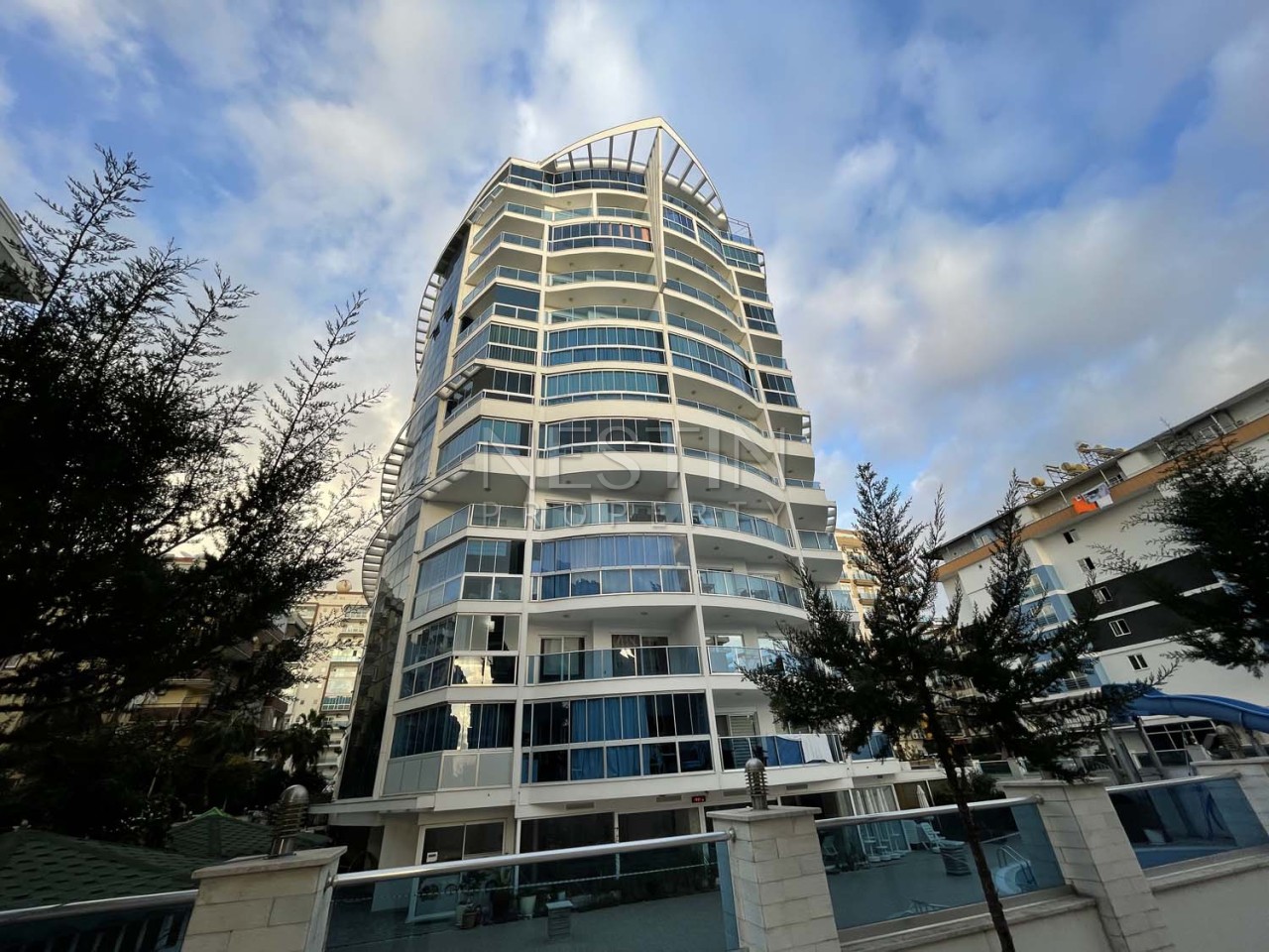 Квартира 2+1 в хорошем комплексе района Махмутлар в 300 м от моря фото 1