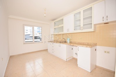 Просторная квартира 2+1 с отдельной кухней в районе Махмутлар с 50 м от моря фото 18