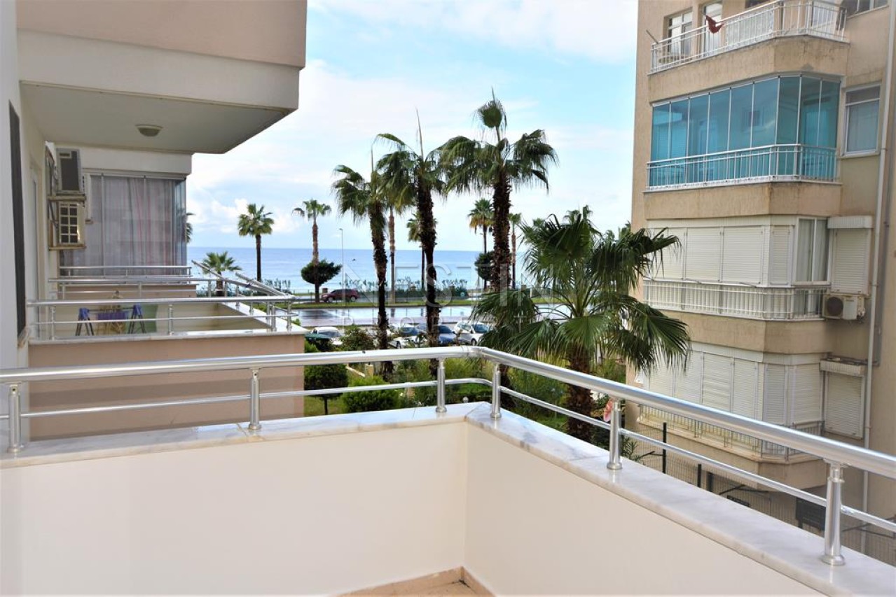 Просторная квартира 2+1 с отдельной кухней в районе Махмутлар с 50 м от моря фото 26