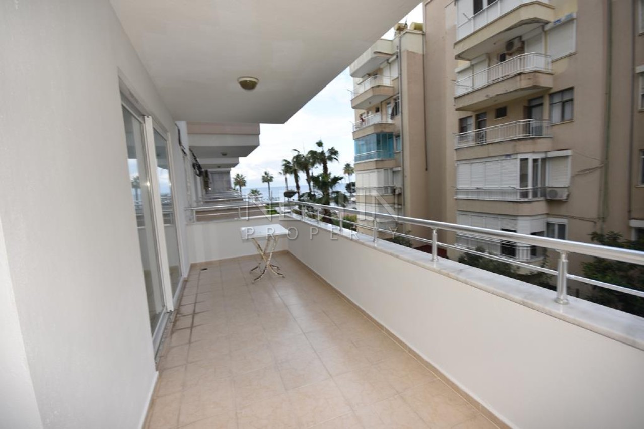 Просторная квартира 2+1 с отдельной кухней в районе Махмутлар с 50 м от моря фото 31