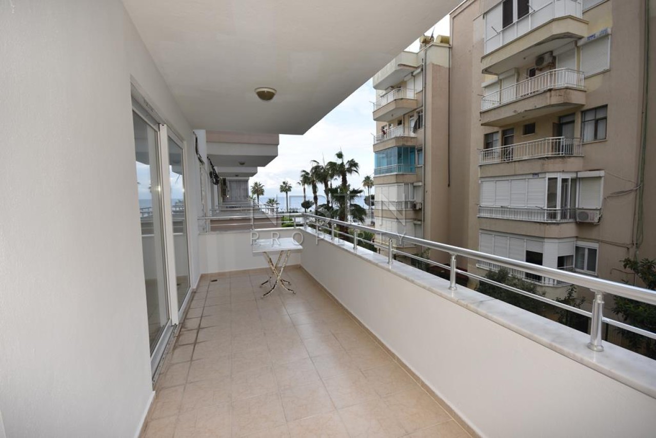 Просторная квартира 2+1 с отдельной кухней в районе Махмутлар с 50 м от моря фото 32