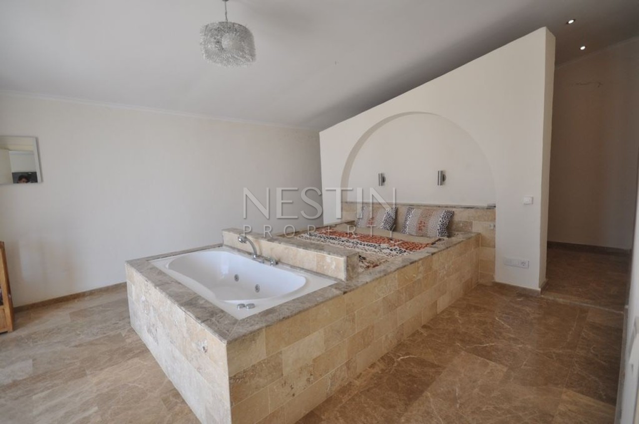 Просторная вилла 4+1 с панорамным видом на море и город фото 13