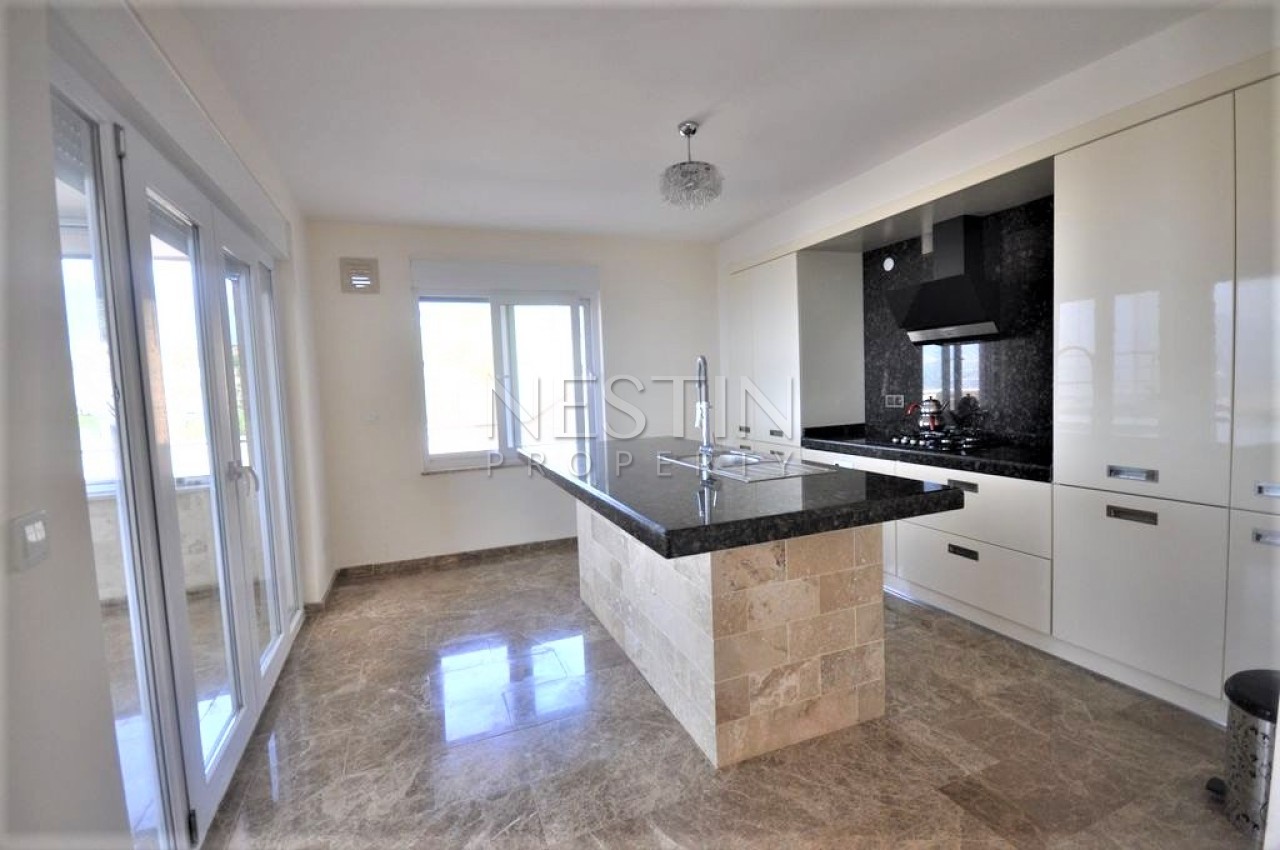 Просторная вилла 4+1 с панорамным видом на море и город фото 20