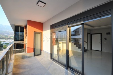 Просторный пентхаус 2+1 с видом на море в новом комплексе фото 30