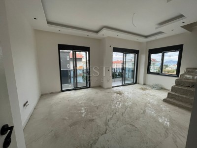 Квартира пентхаус 1+1 в новом доме района Кестель в 100 м от моря фото 4