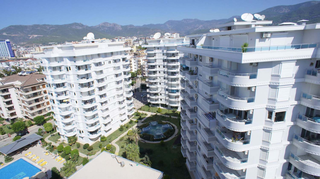 Большая квартира пентхаус 4+1 в районе Тосмур в 50 м от моря фото 2