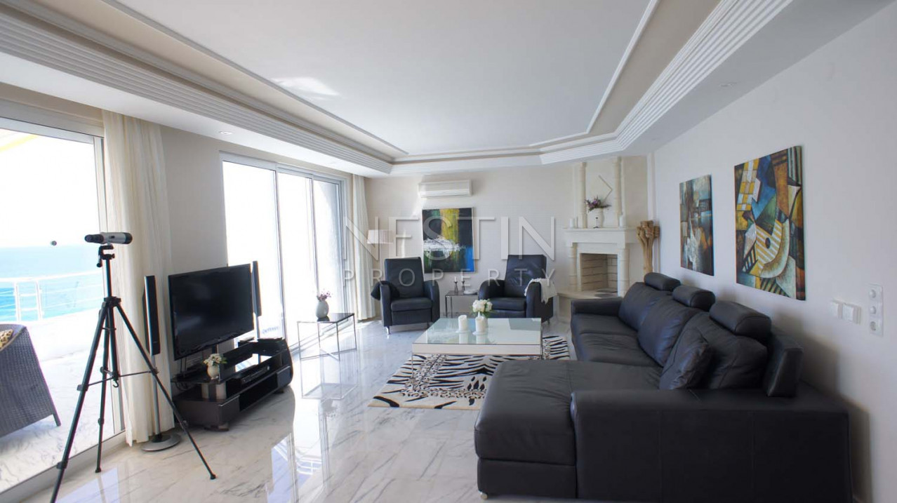 Большая квартира пентхаус 4+1 в районе Тосмур в 50 м от моря фото 16