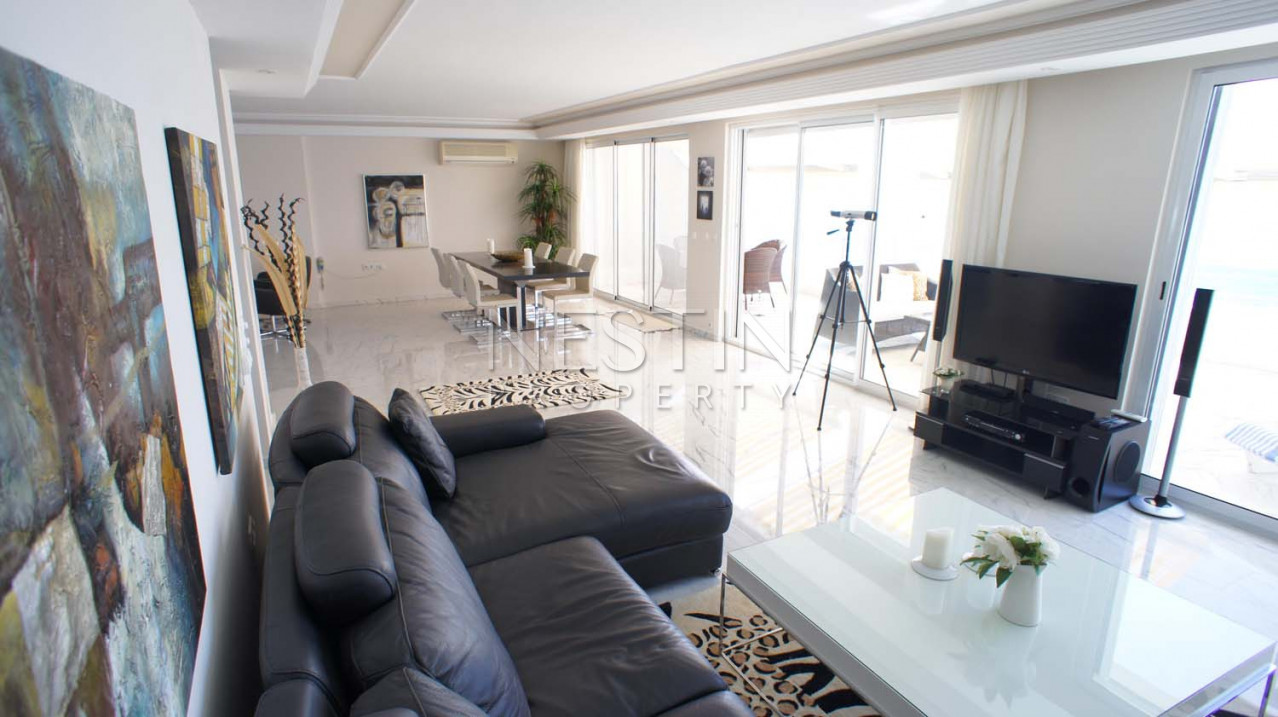 Большая квартира пентхаус 4+1 в районе Тосмур в 50 м от моря фото 17