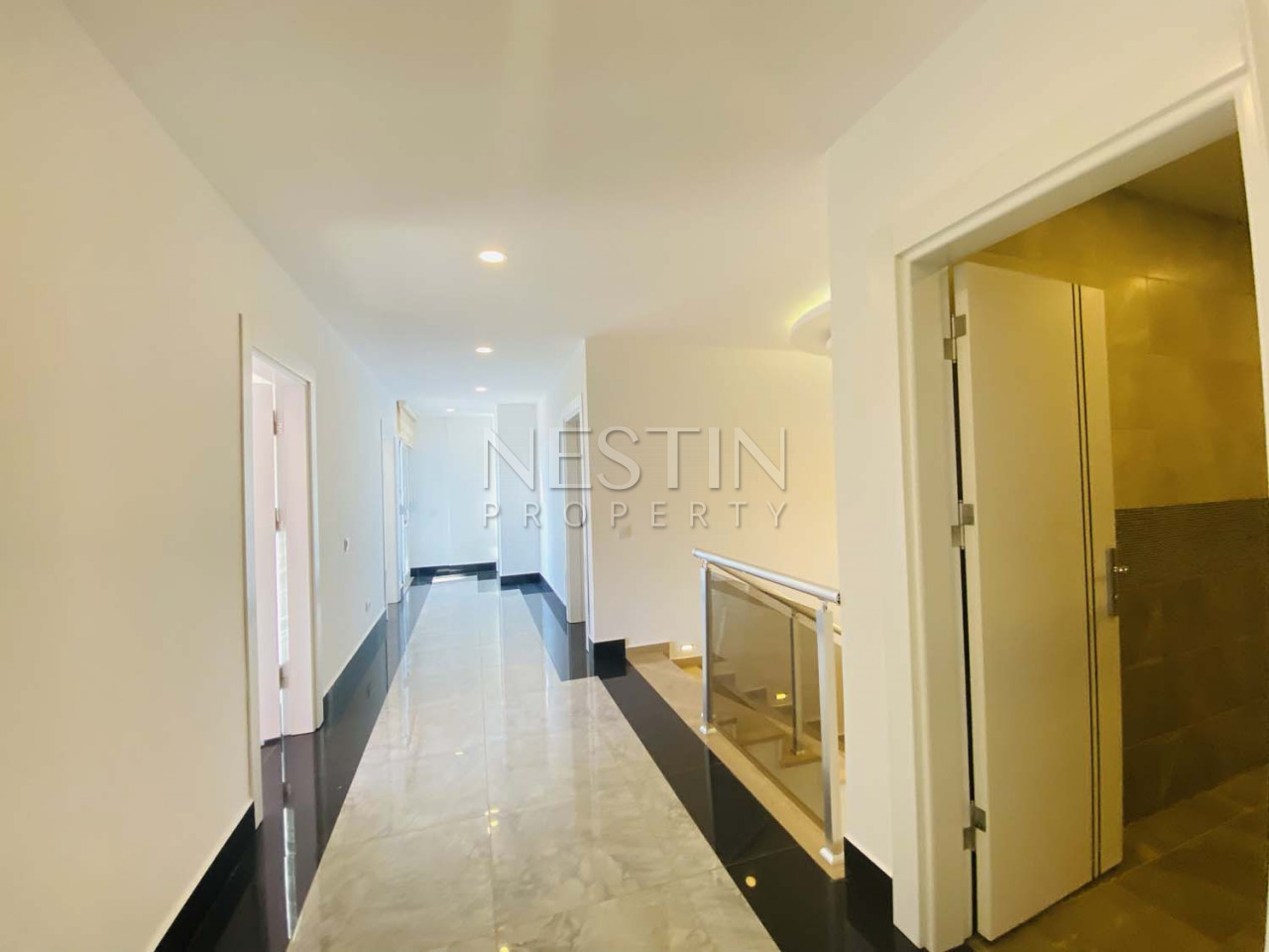 Вилла 5+1 в районе Каргыджак с красивым видом на море и горы фото 17