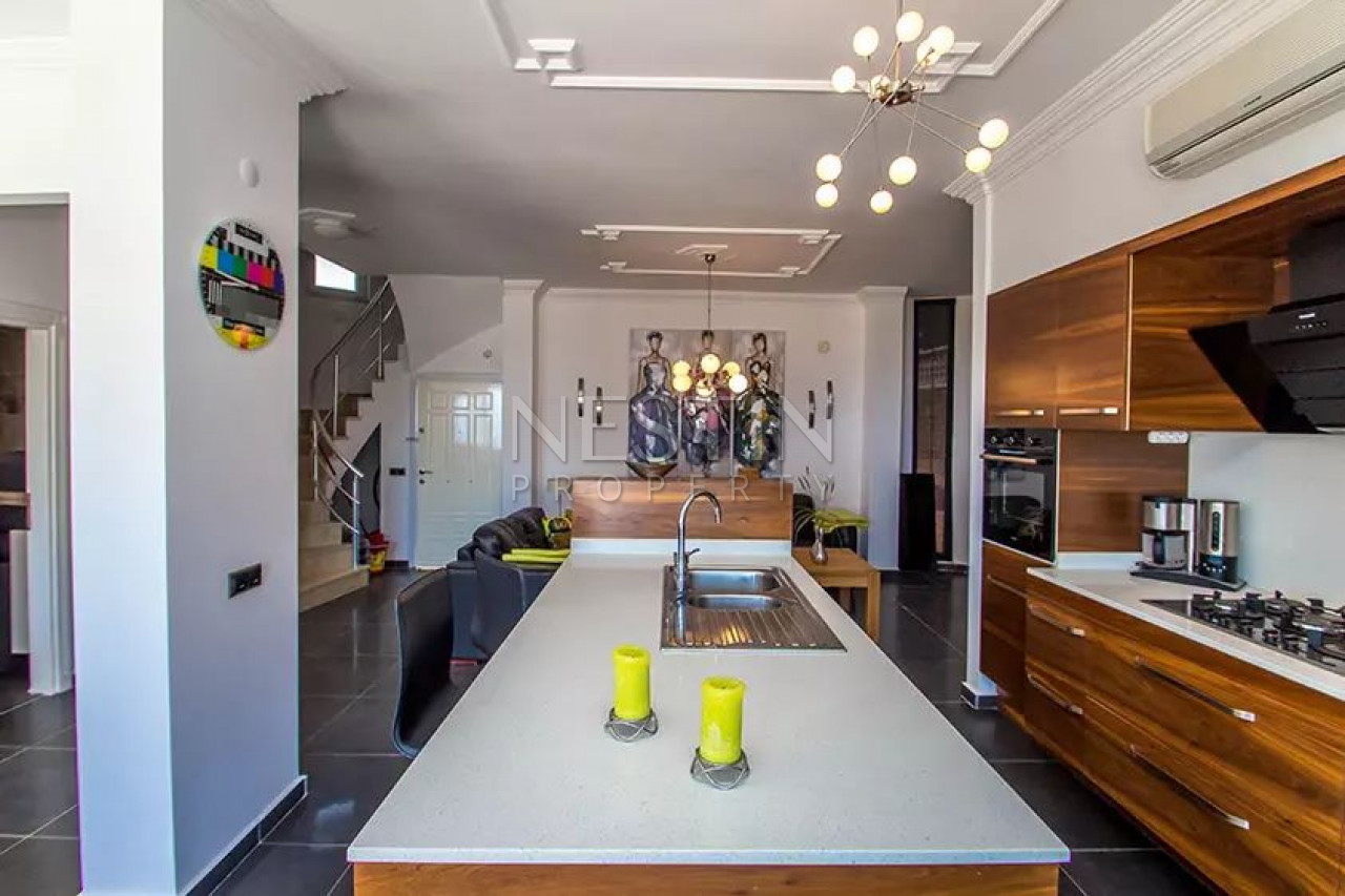 Вилла 3+1 в городе Аланья в районе Тепе с шикарным видом фото 15