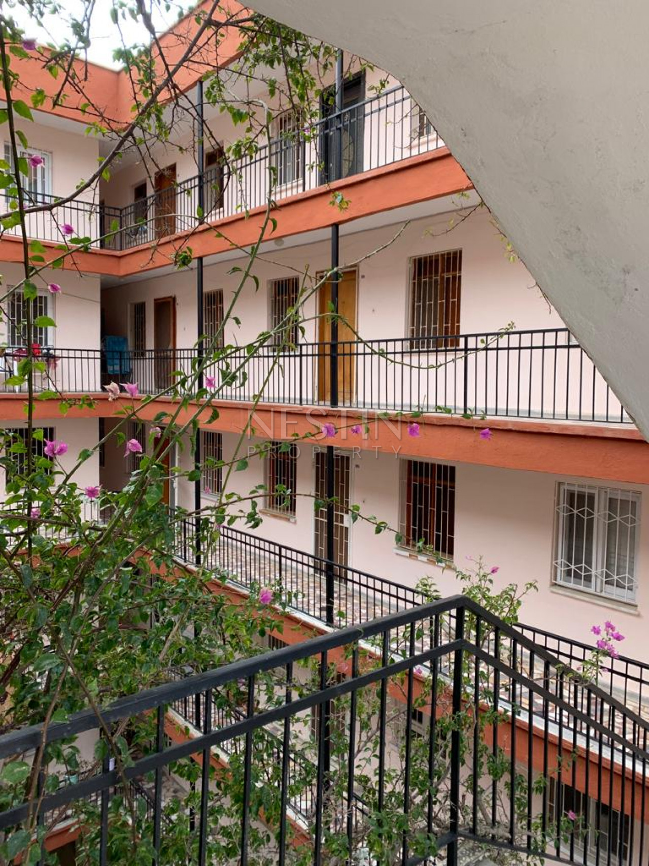 Бюджетная квартира 2+1 в районе Махмутлар с видом на горы фото 1