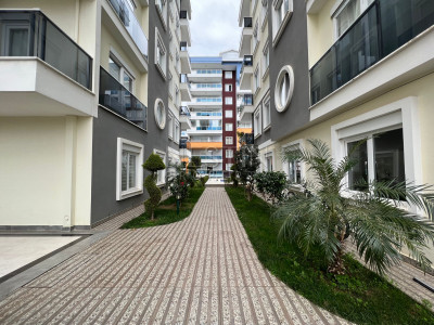 Квартира 2+1 в отдельной кухней в районе Тосмур в 600 м от моря фото 6