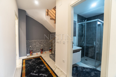 Садовый дуплекс 2+1 в Кестеле в 150 метрах от моря фото 8