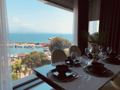 Шикарная квартира 3+1 в центре города Аланья с видом на море и горы фото 1