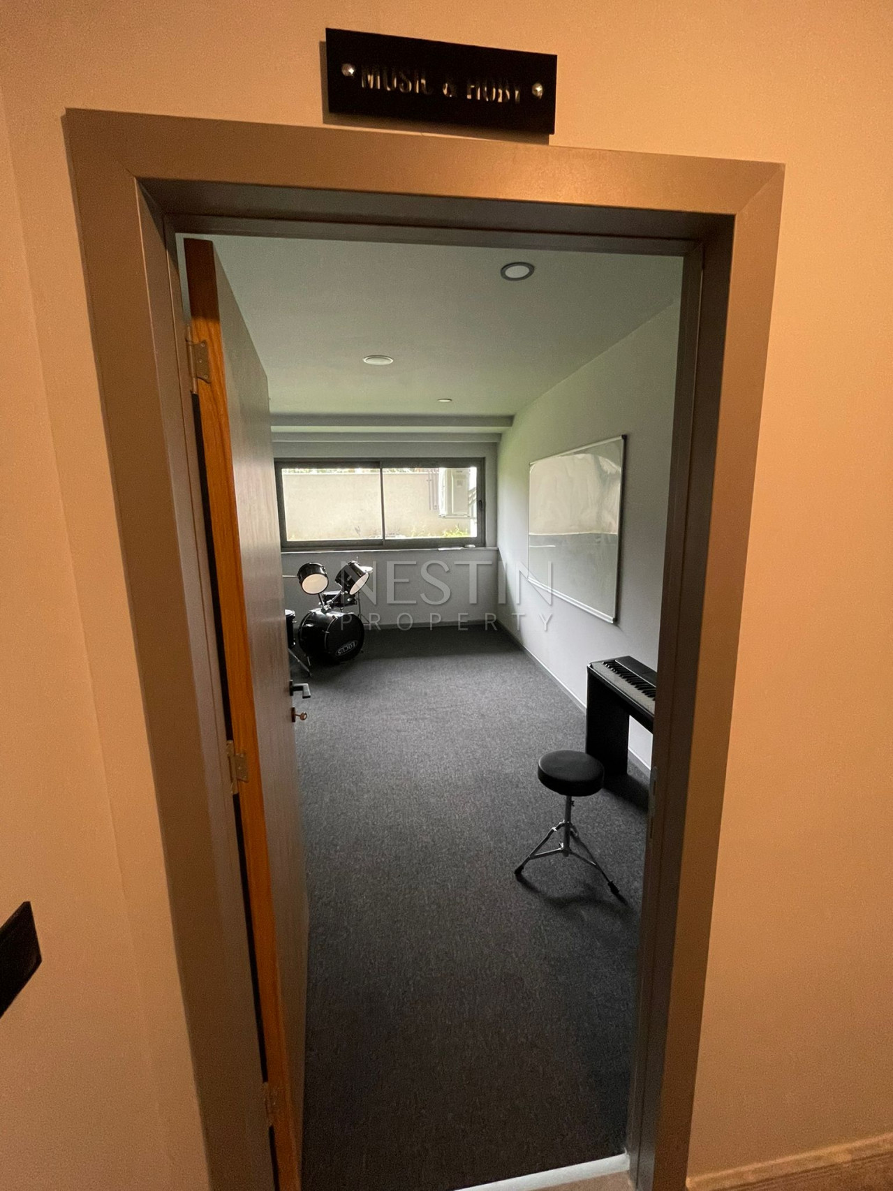 Светлая квартира 1+1 в районе Кестель, в 50 м от Средиземного моря фото 12