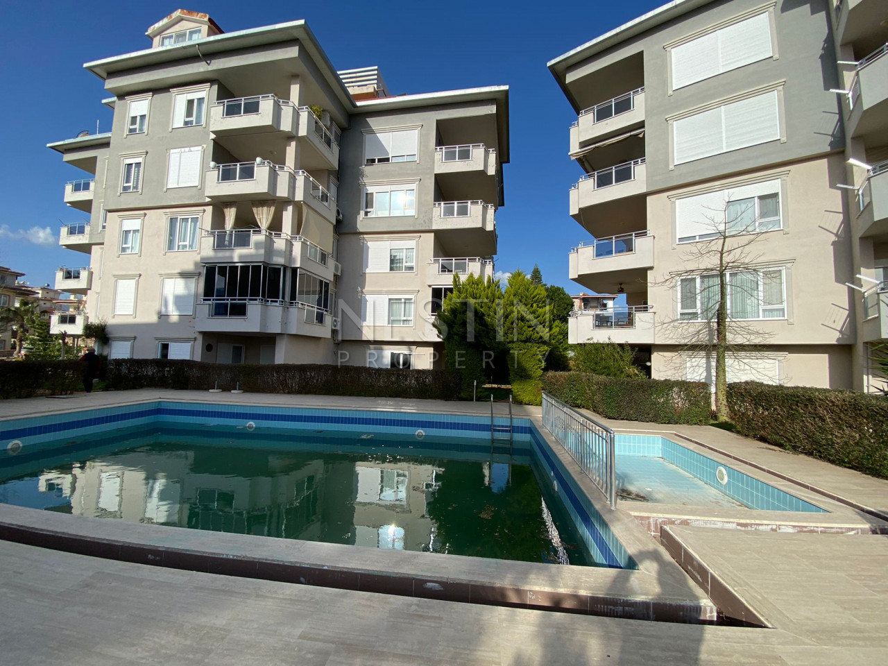 Большая квартира пентхаус 4+1 в районе Кестель в 150 м от моря фото 1