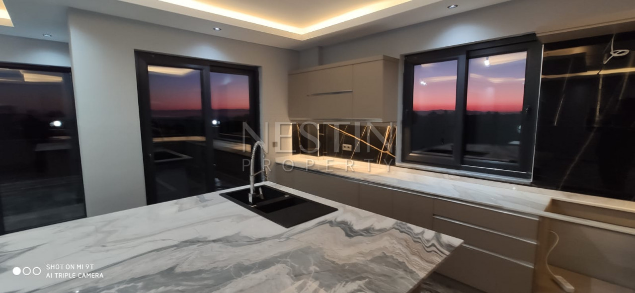 Вилла 4+1 с панорамными окнами в районе Инджекум фото 13