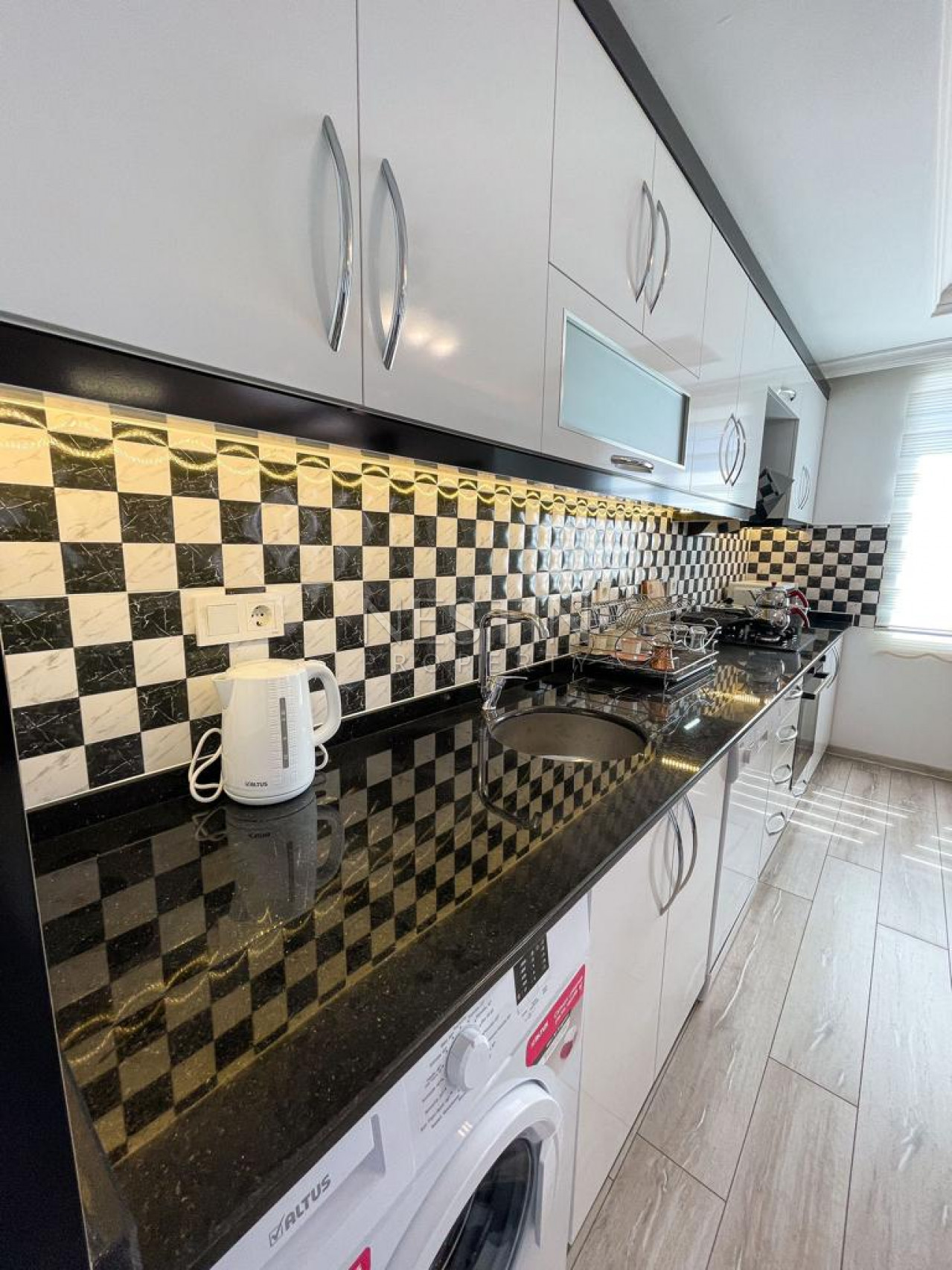 Квартира 2+1 с дизайнерским ремонтом в районе Махмутлар, в 200 м от Средиземного моря фото 9