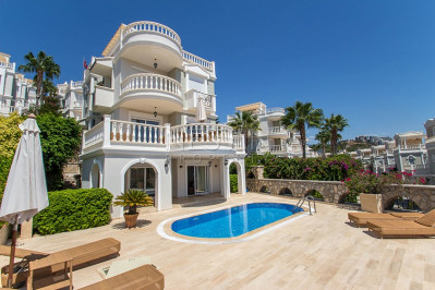 Стильная вилла 4+1 в 250 метрах от моря фото 1