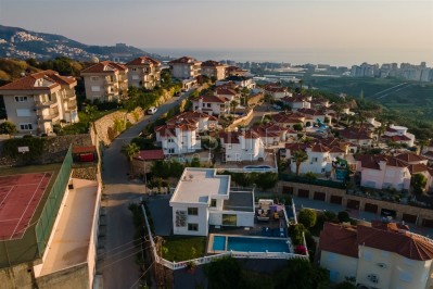 Вилла 3+1 с личным бассейном в Махмутларе фото 9