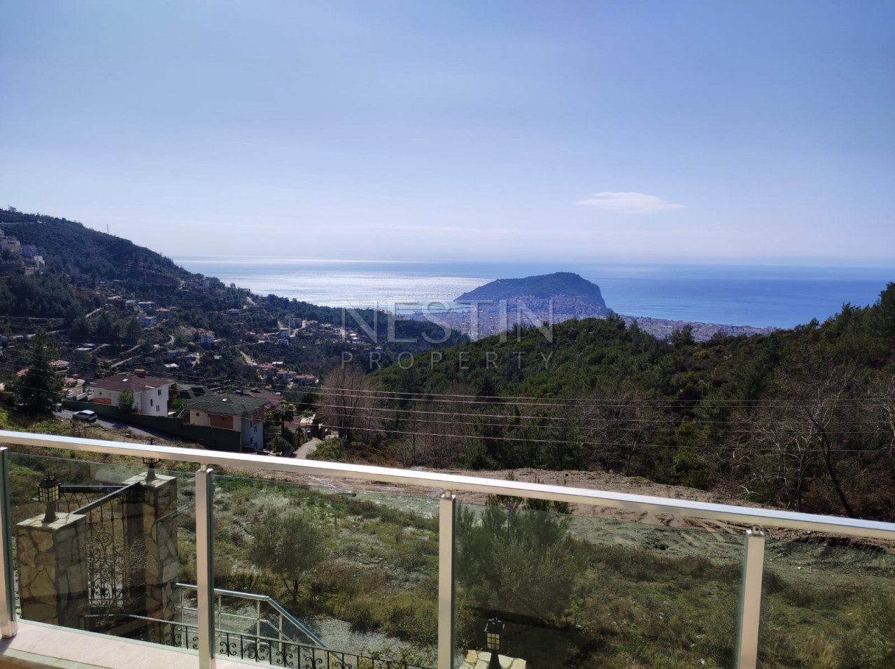 Вилла 4+1 с панорамным видом на море и горы в районе Бекташ фото 17