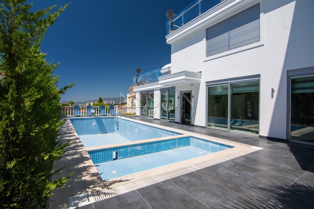 Вилла 3+1 с личным бассейном в Махмутларе фото 15