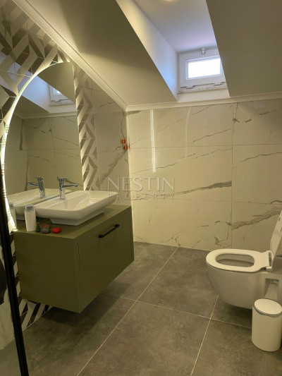 Дуплекс 3+1 с дизайнерской отделкой в центре города фото 17