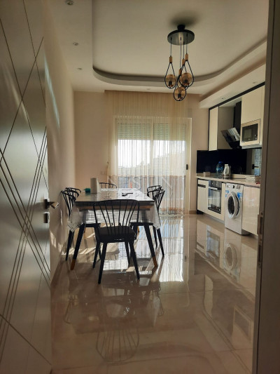 Просторная квартира 3+1 с отдельной кухней в хорошем ЖК района Махмутлар фото 16